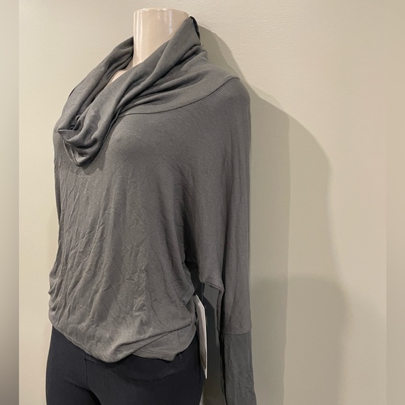 Tonic Active / Amsonia bamboo green long sleeve with cowl hood size small - Picture 3 of 8